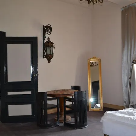 Couette-café Chateau Boirs 'sjetootje' Bassenge